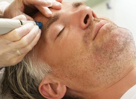 Коррекция бровей для мужчин. — Необходимая процедура с небрутальным названием